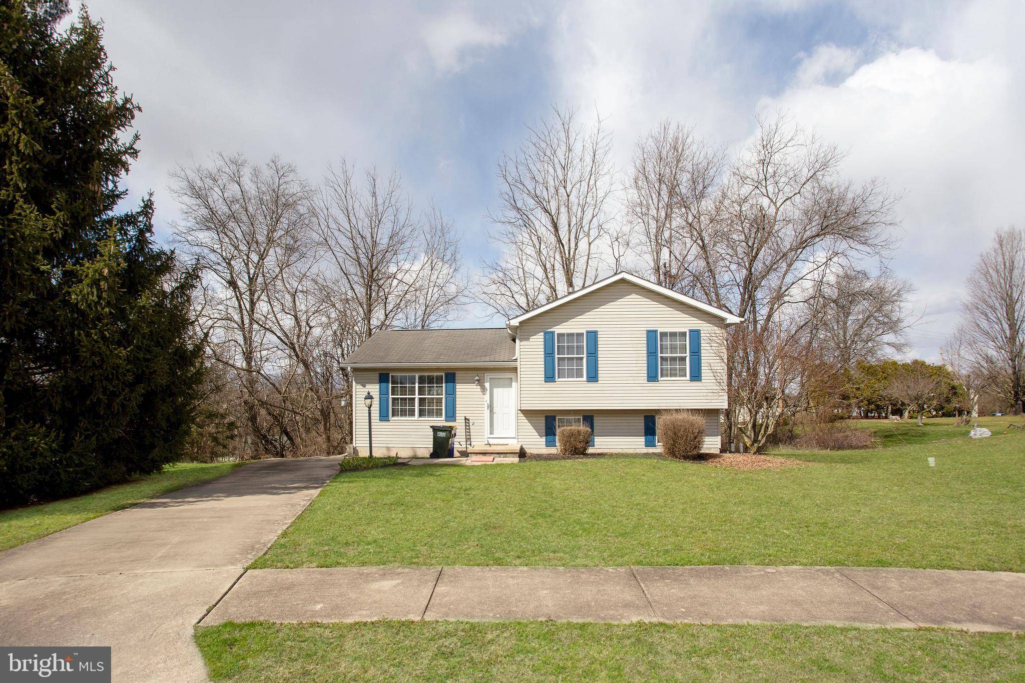 York, PA 17408,2690 BUTTERNUT LN