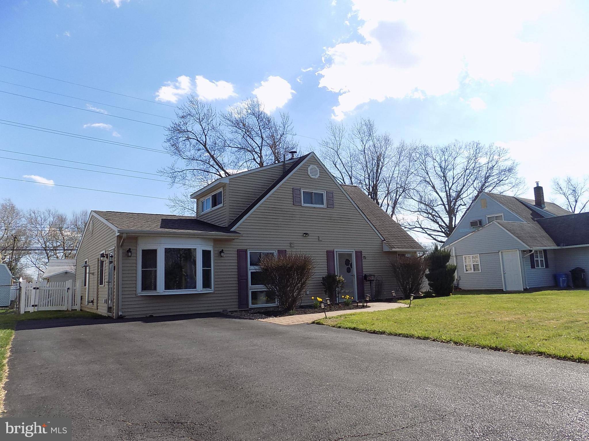 Levittown, PA 19054,15 NEW SCHOOL LN