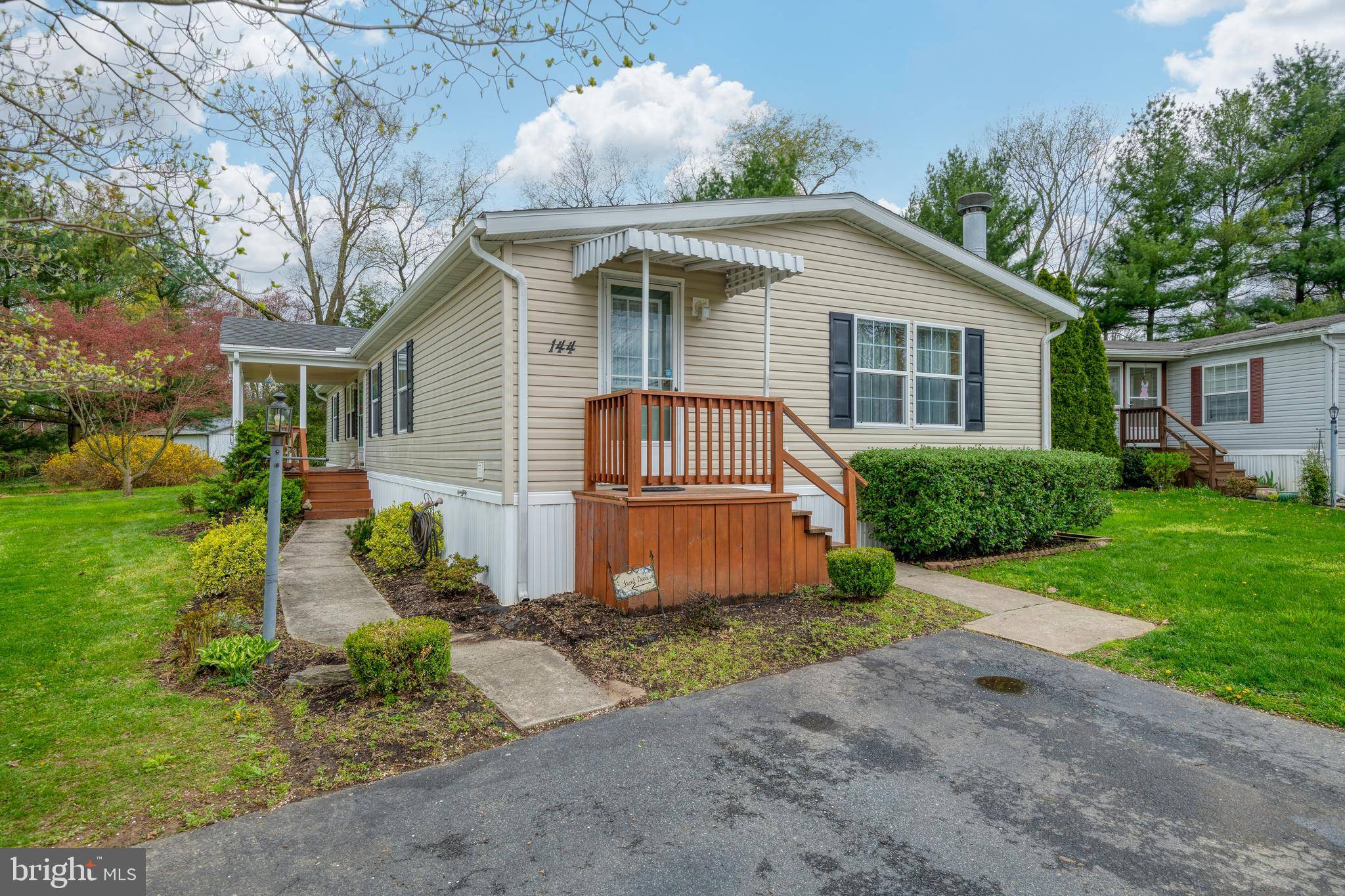 Lancaster, PA 17603,144 GREENBRIAR CIR