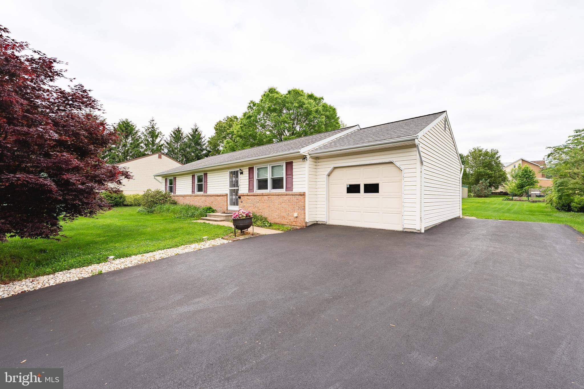 Blandon, PA 19510,229 HOLIDAY LN