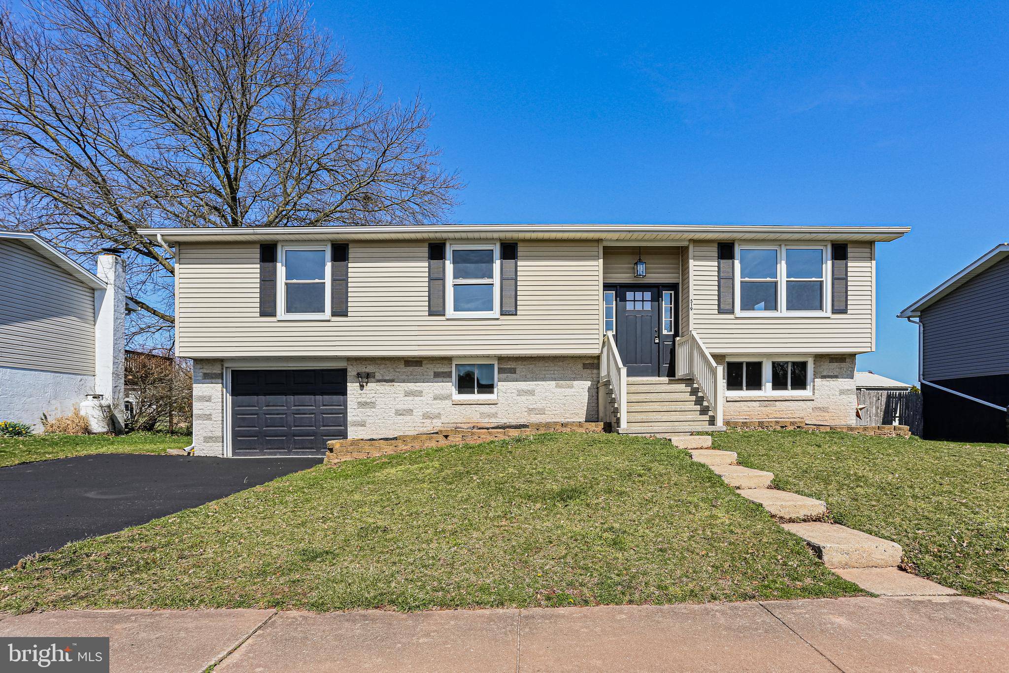 Dover, PA 17315,519 OAKWOOD DR