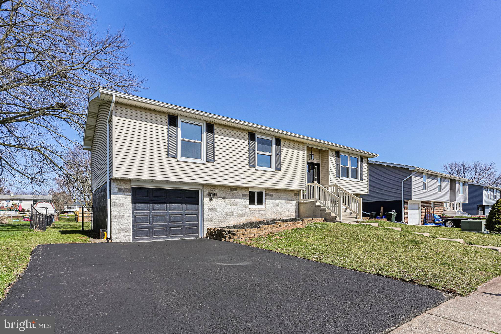 Dover, PA 17315,519 OAKWOOD DR