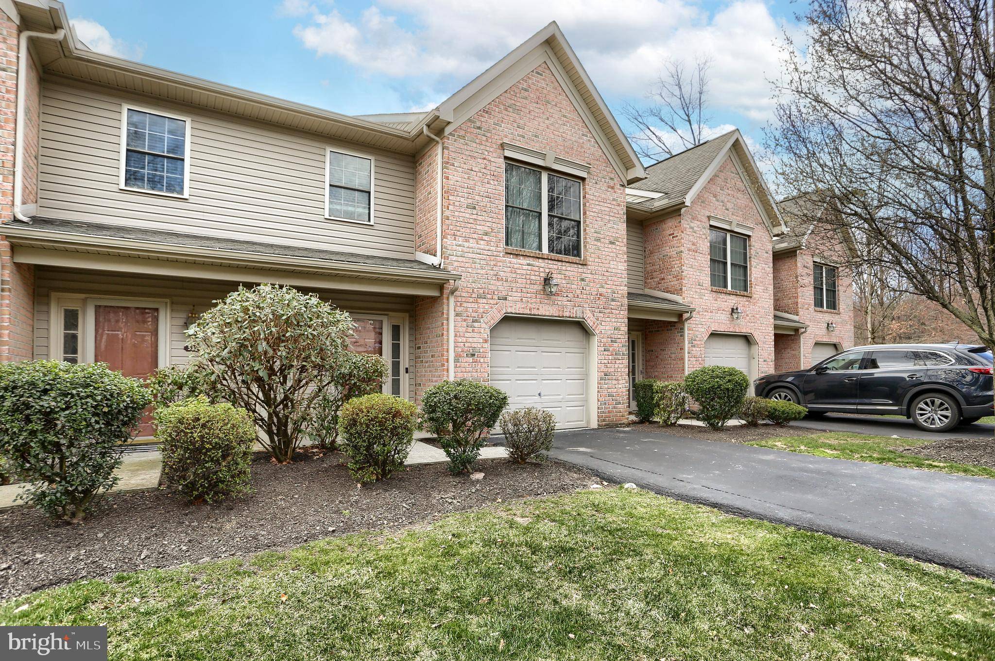 Harrisburg, PA 17110,539 POND VIEW CT