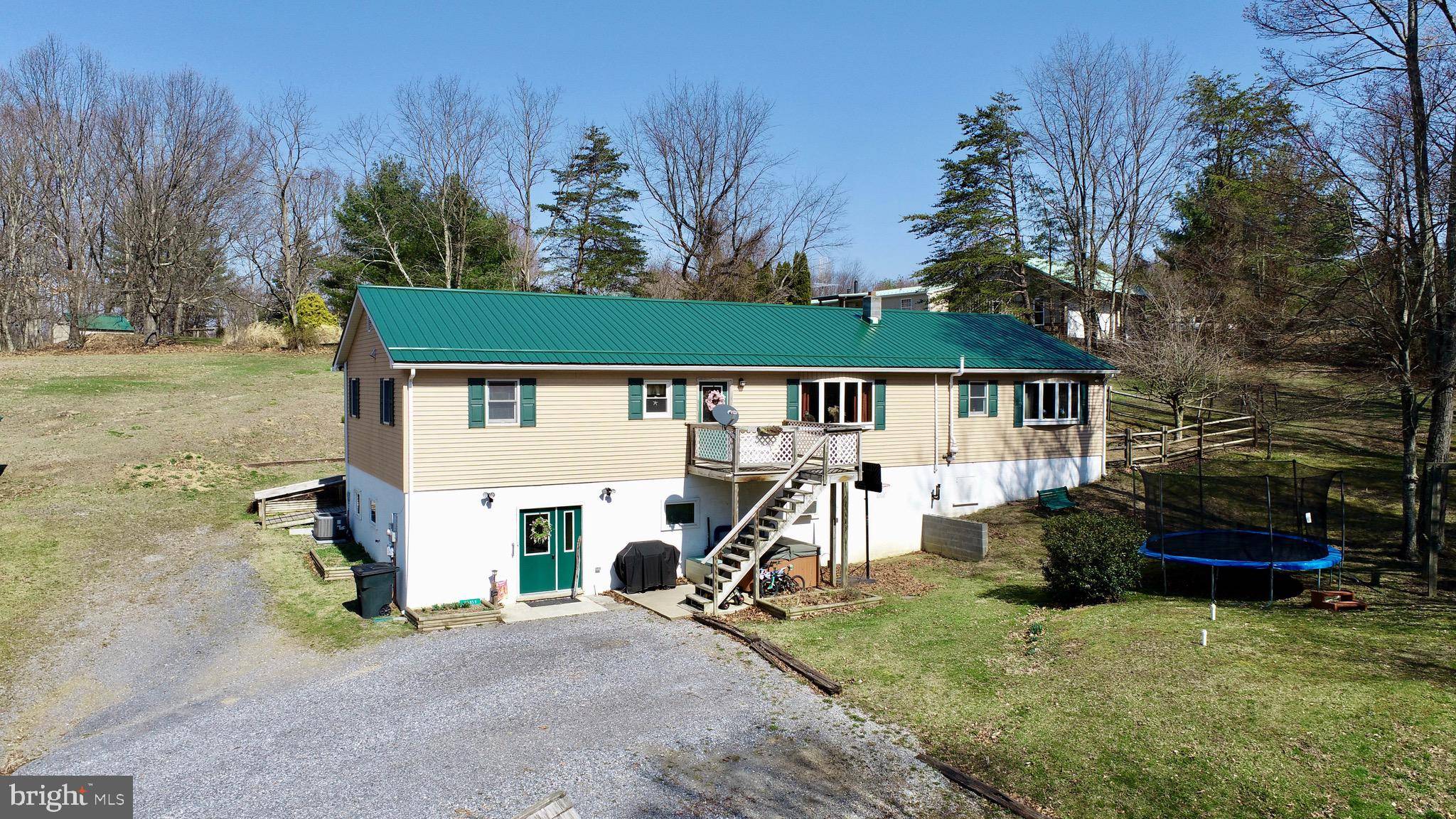 Huntingdon, PA 16652,10459 EVERGREEN RD