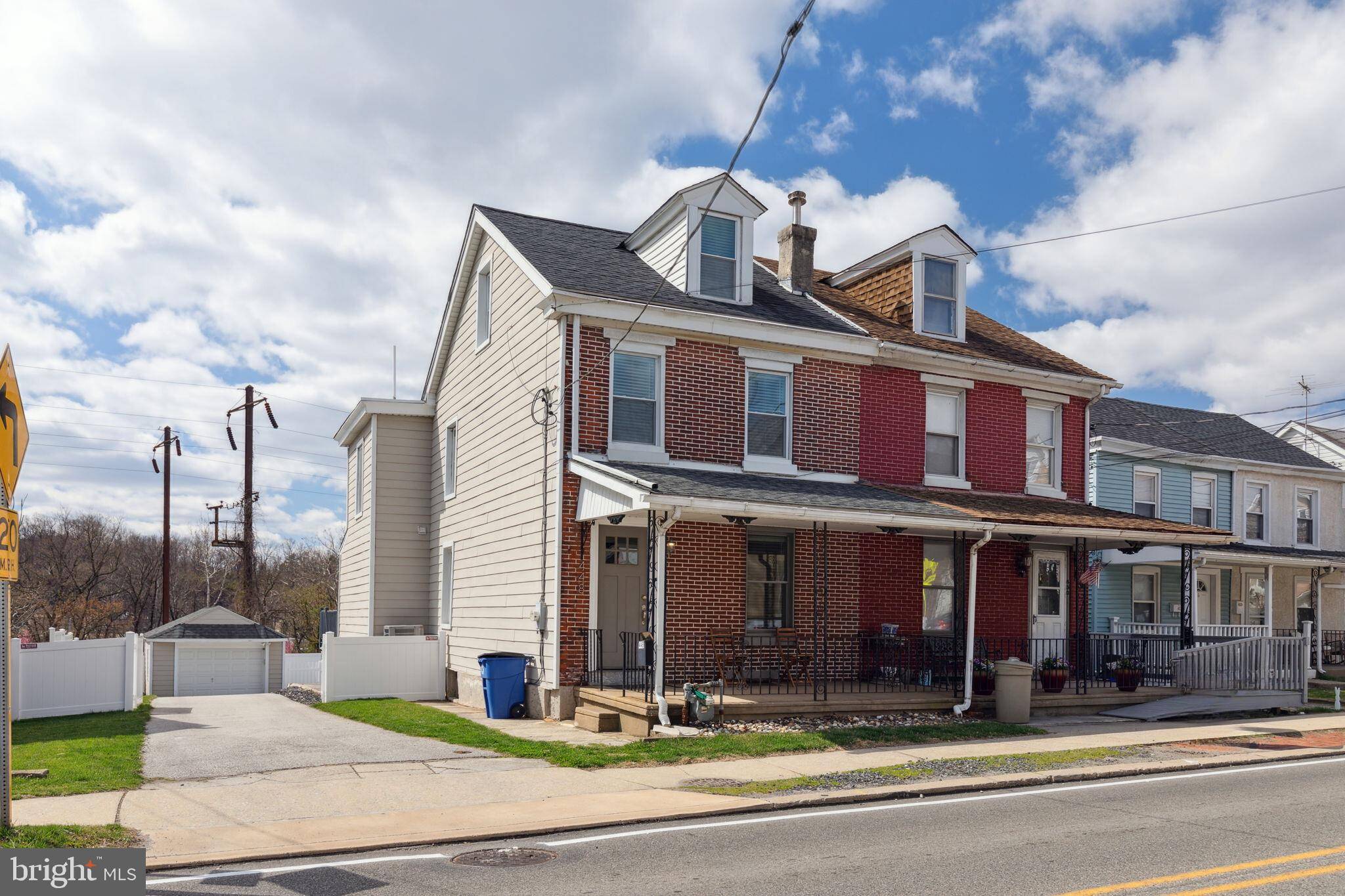 Conshohocken, PA 19428,448 NEW ELM ST