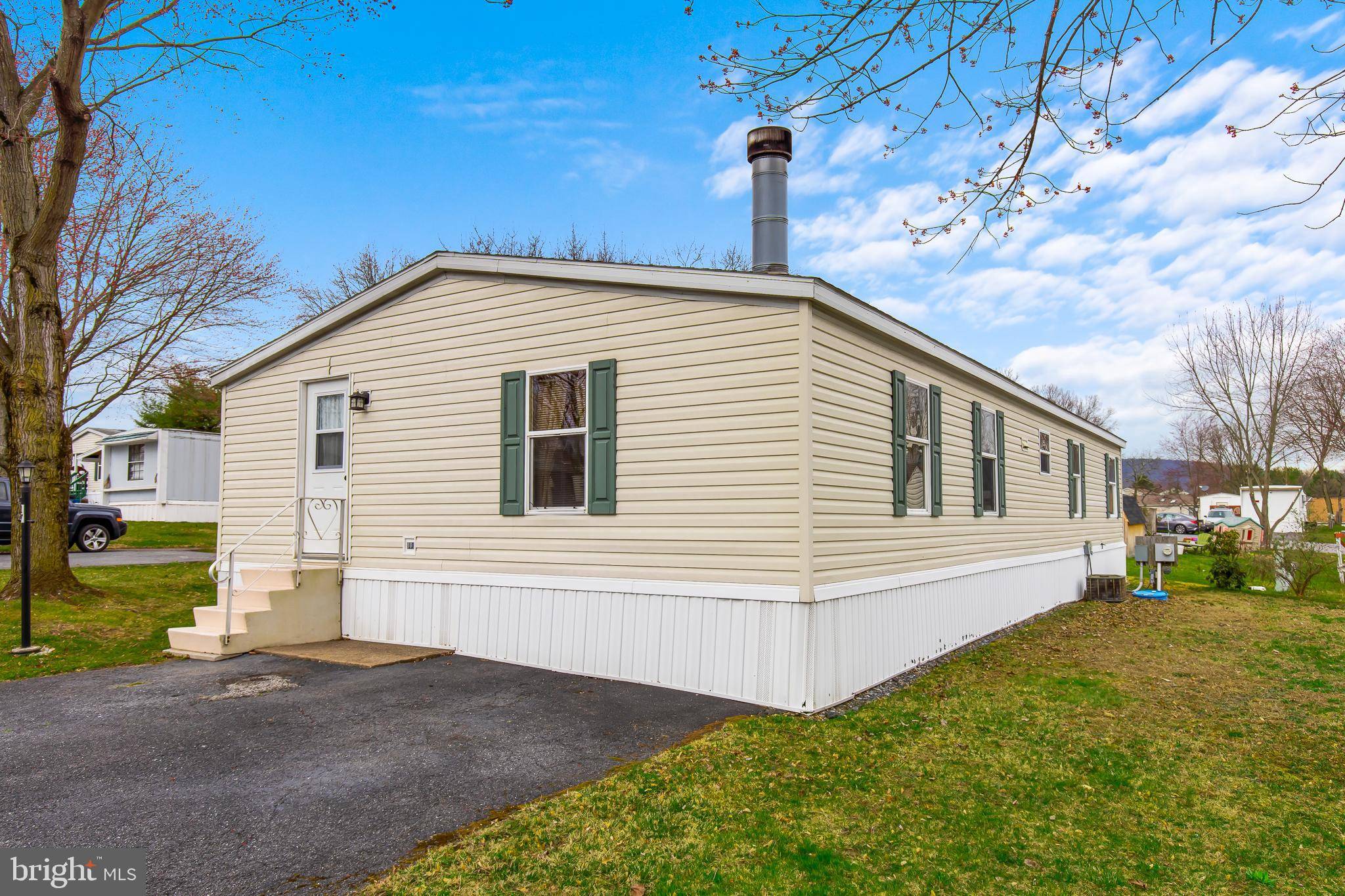 Carlisle, PA 17015,17 CHERRY LN