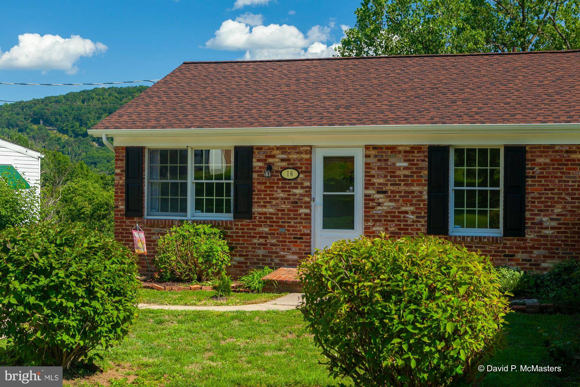 Harpers Ferry, WV 25425,16 TAYLOR CT