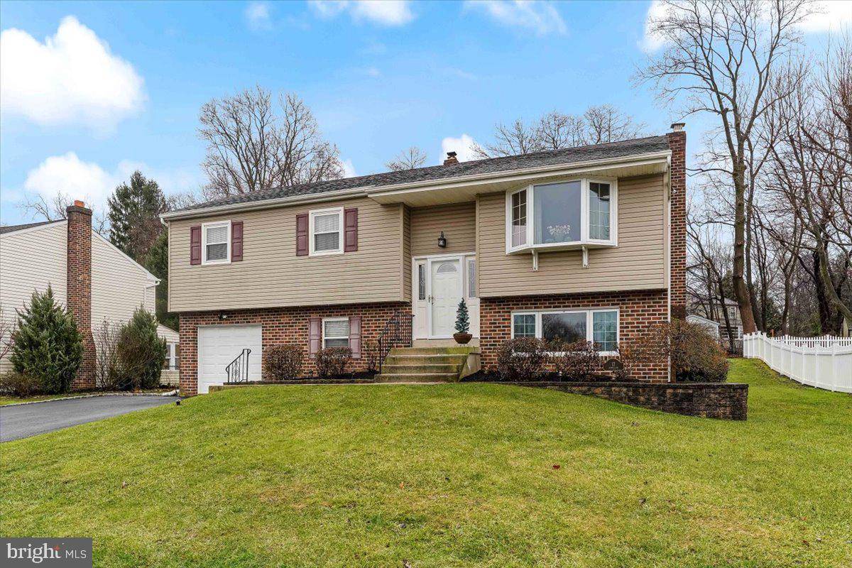 Aston, PA 19014,17 SCOTT LN