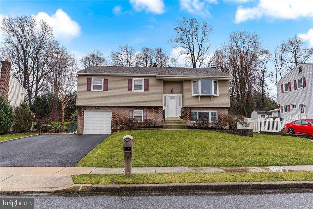 Aston, PA 19014,17 SCOTT LN