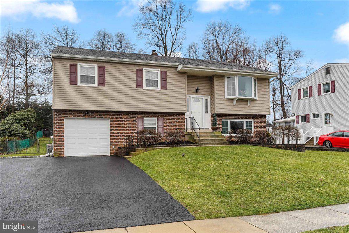 Aston, PA 19014,17 SCOTT LN