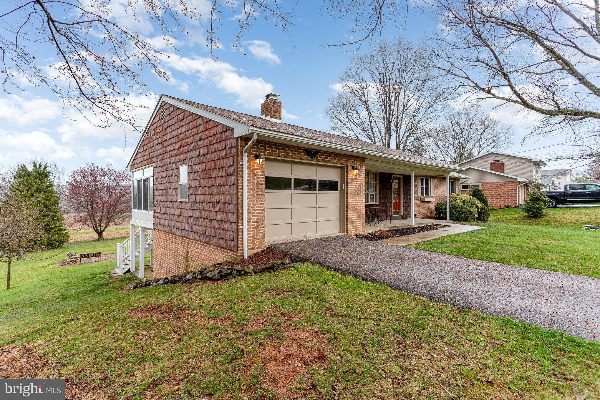 York, PA 17406,65 W LOCUST LN