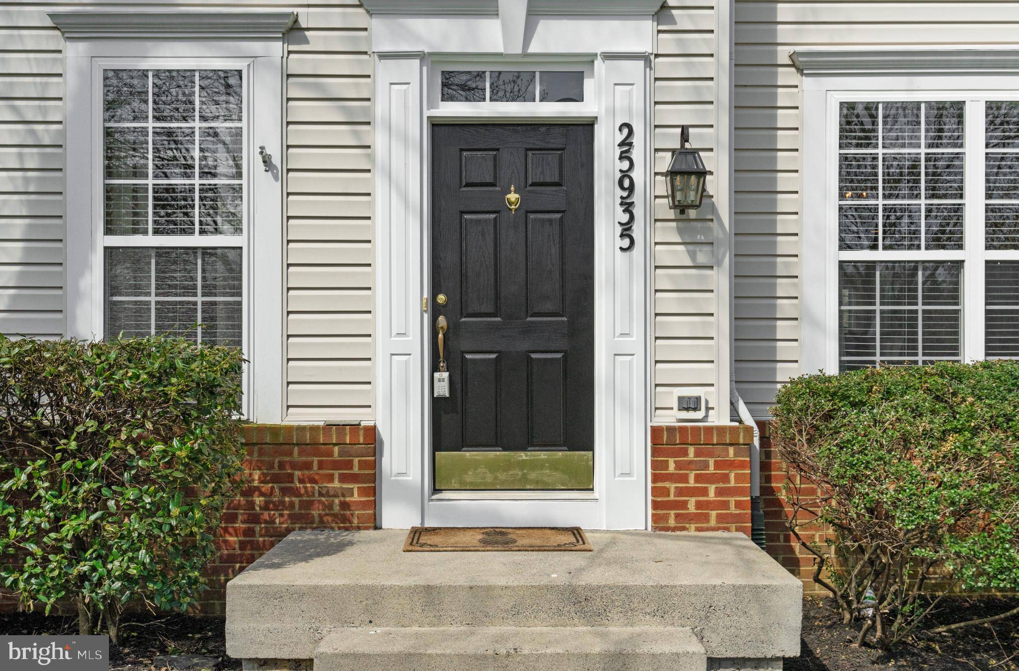 Chantilly, VA 20152,25935 GREGORY CT