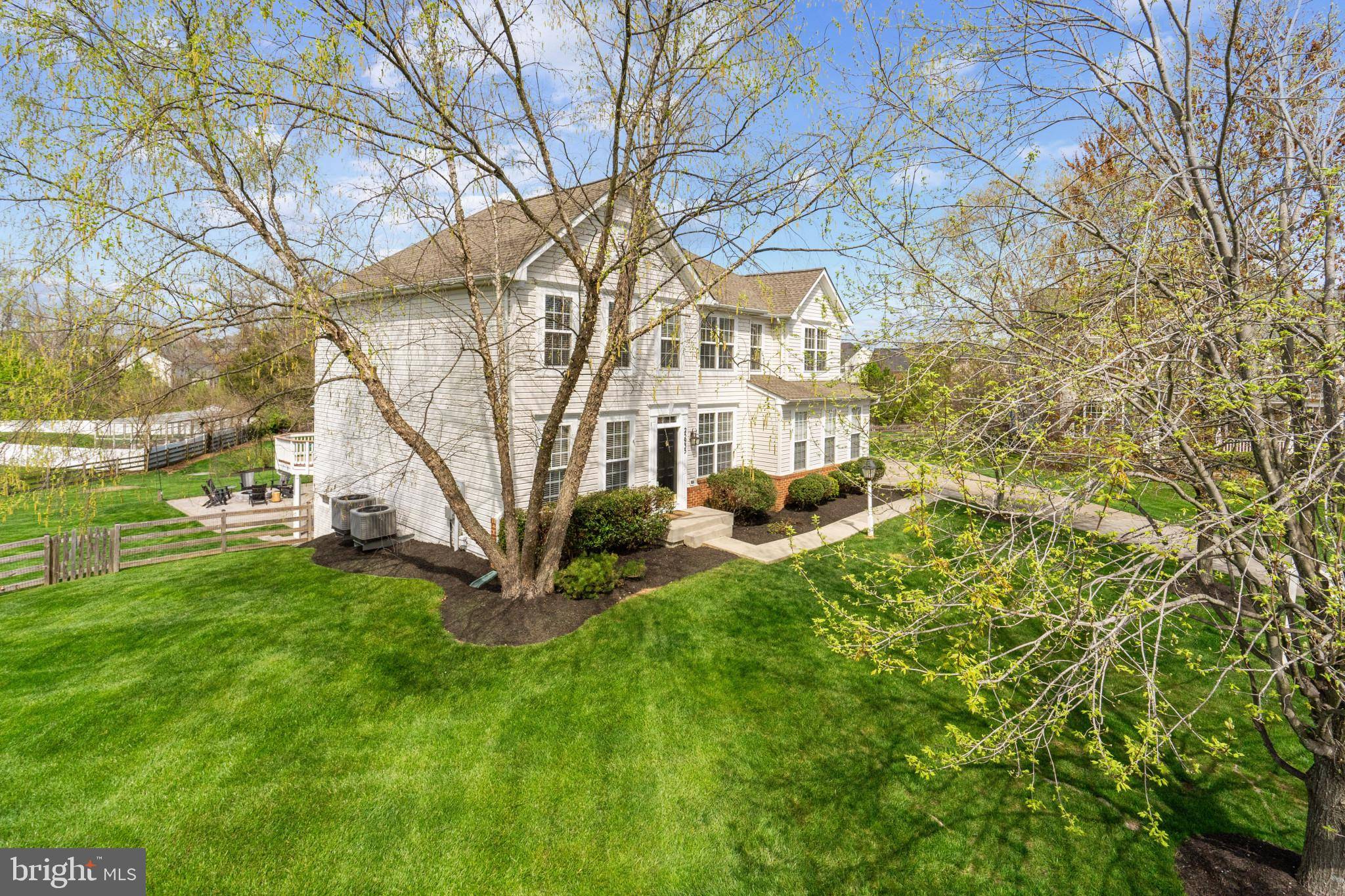 Chantilly, VA 20152,25935 GREGORY CT