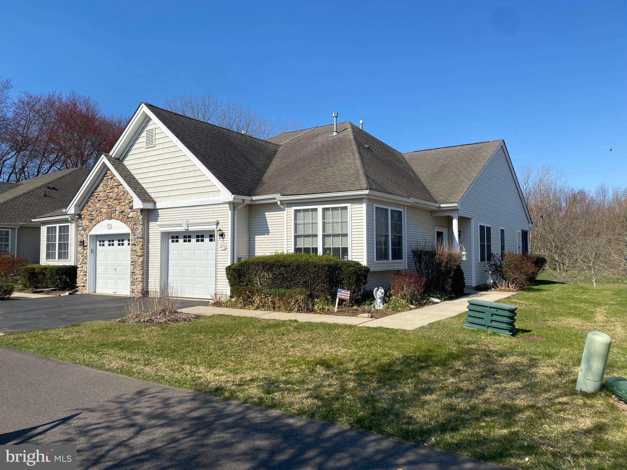 Hamilton, NJ 08690,275 MEADOWLARK DR