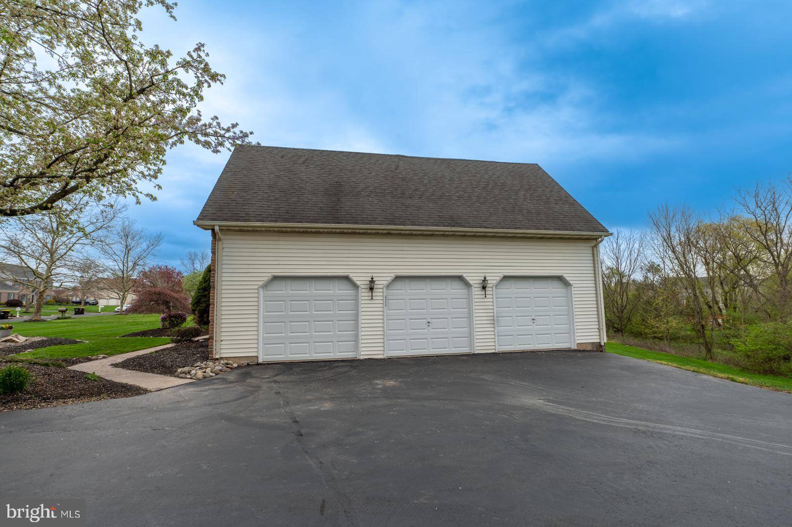 Harleysville, PA 19438,518 CARRIAGE HOUSE LN