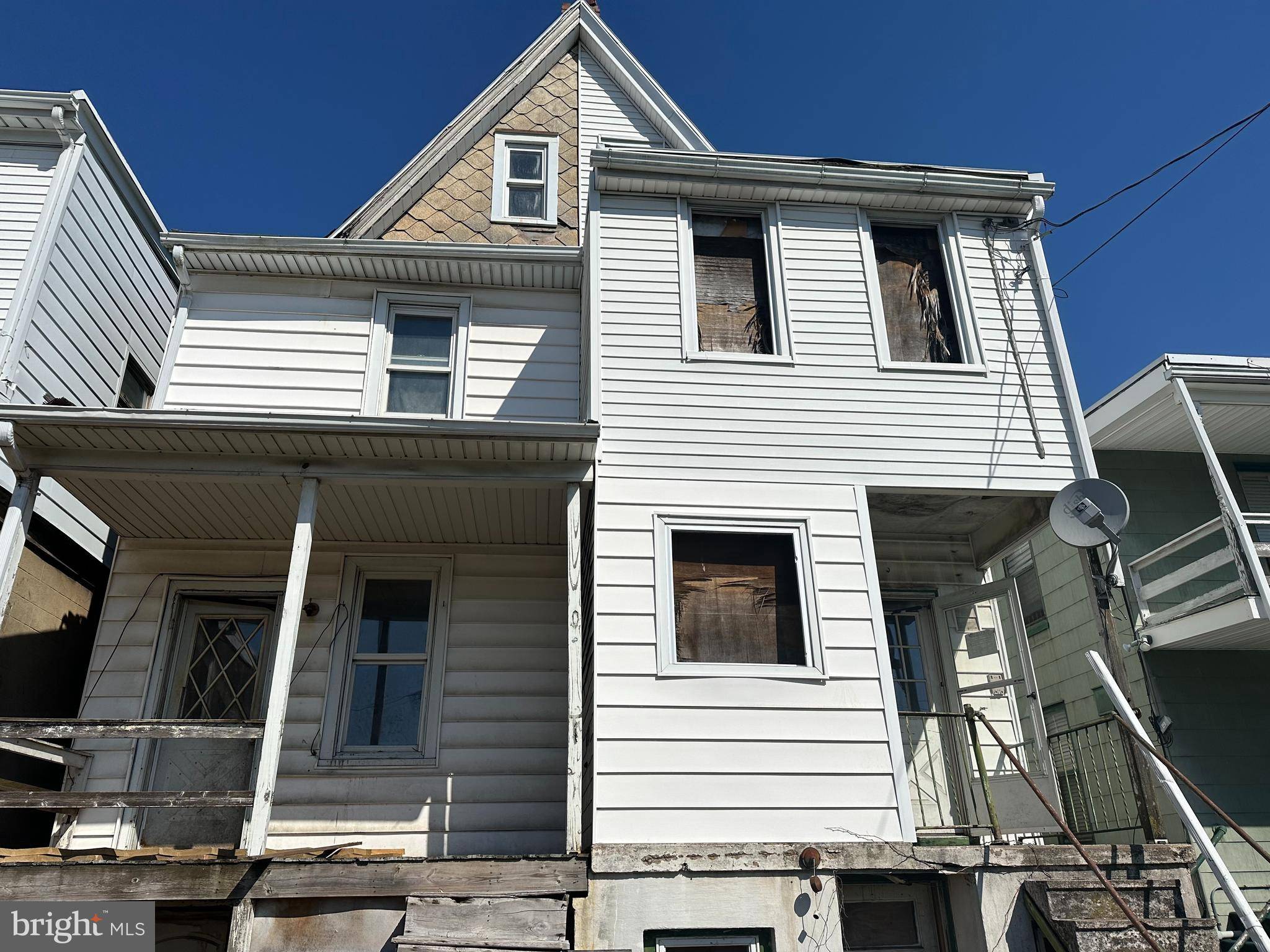 Mount Carmel, PA 17851,240 W GIRARD ST