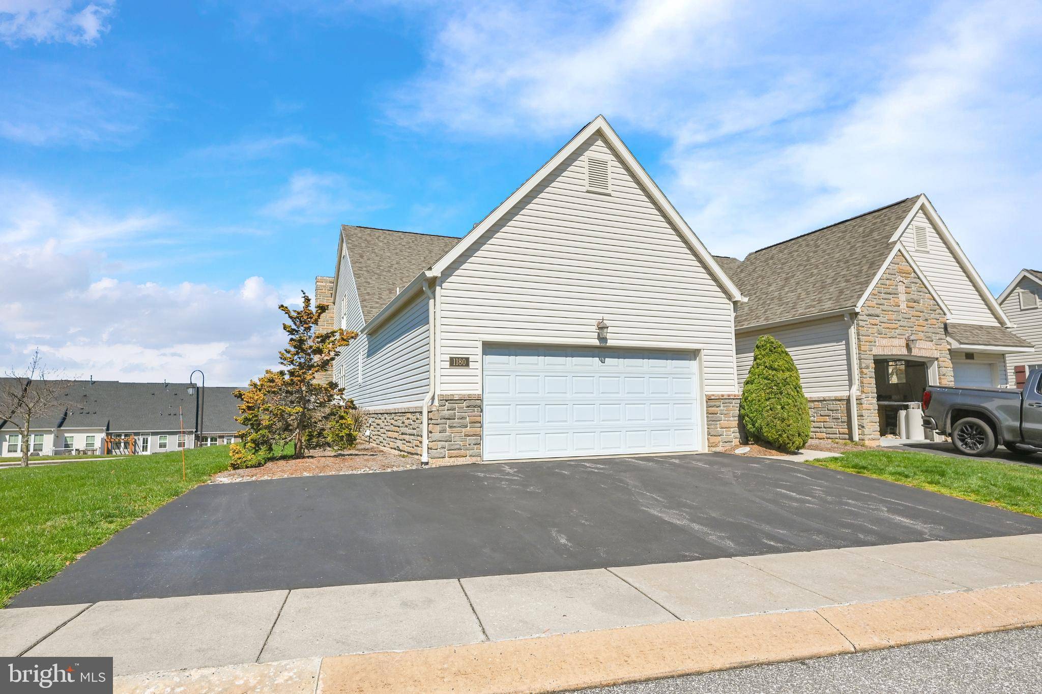 York, PA 17403,1180 TURNBERRY LN