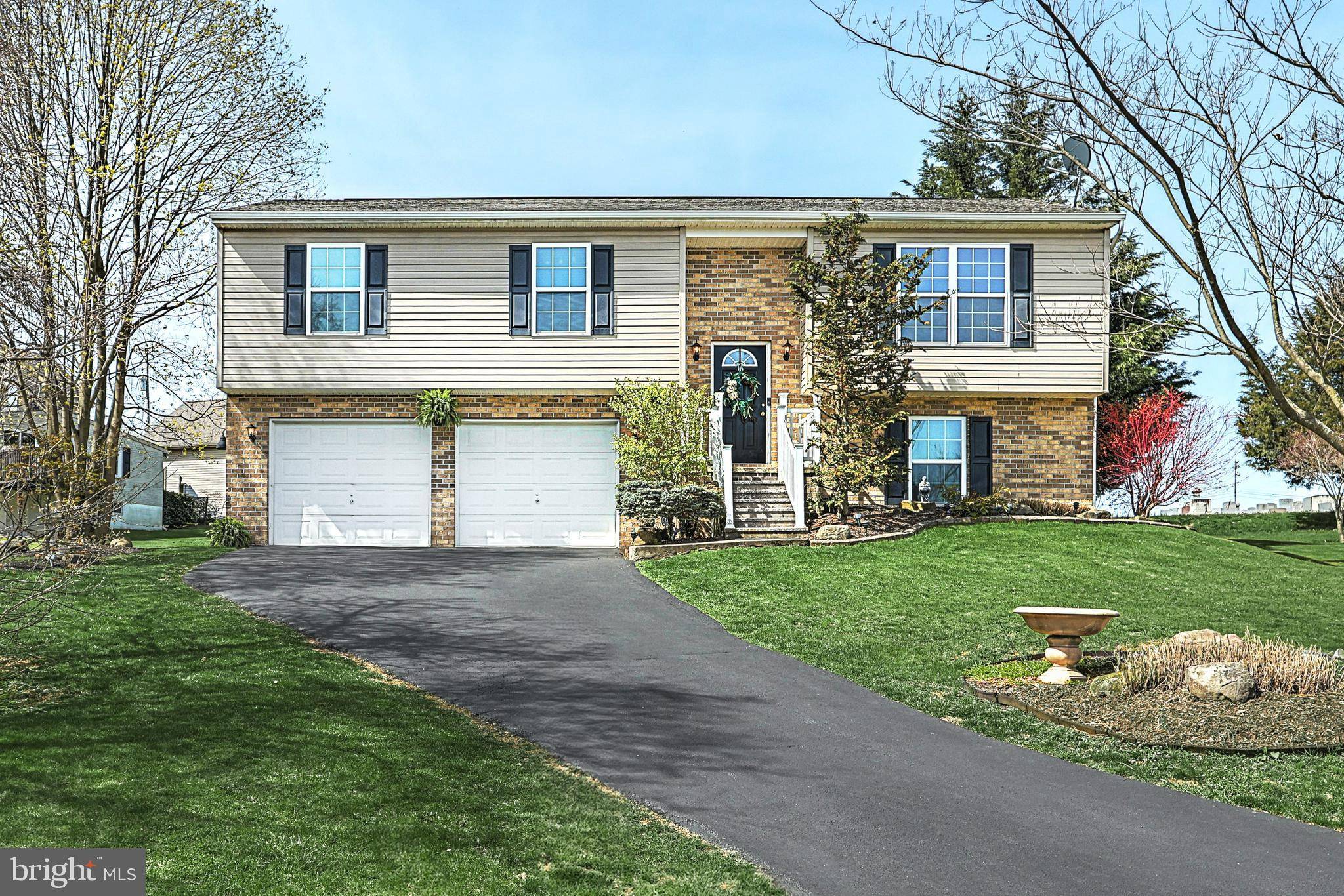 Dallastown, PA 17313,696 BLOSSOM HILL LN