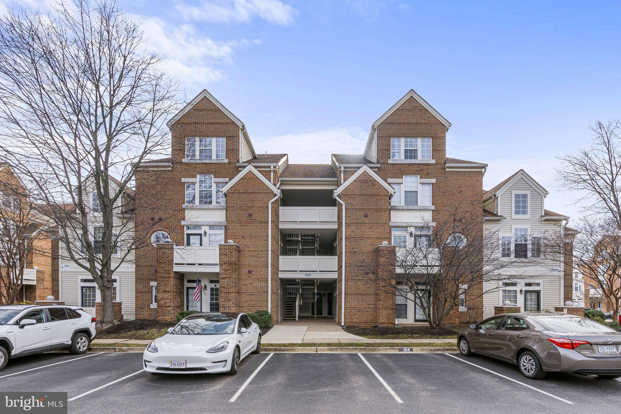 Alexandria, VA 22315,6825 BRINDLE HEATH WAY #294