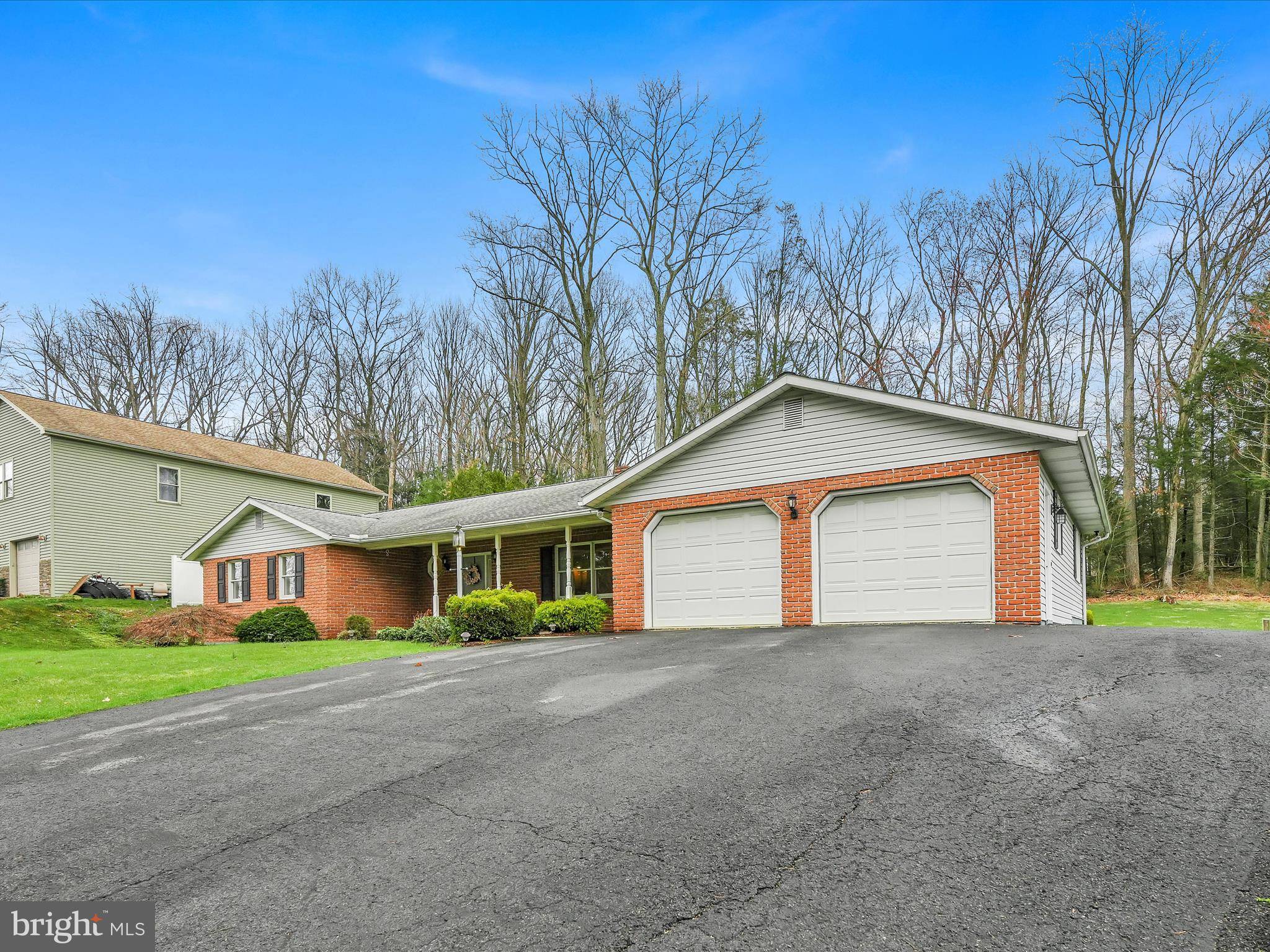 Pine Grove, PA 17963,2 HILL SIDE DR