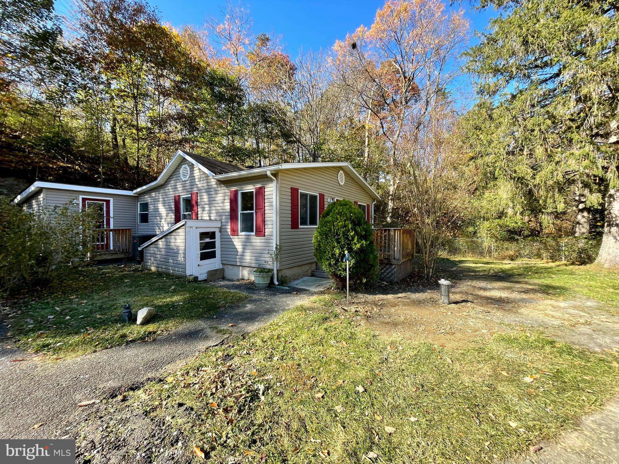 Berkeley Springs, WV 25411,502 GREENWAY DR