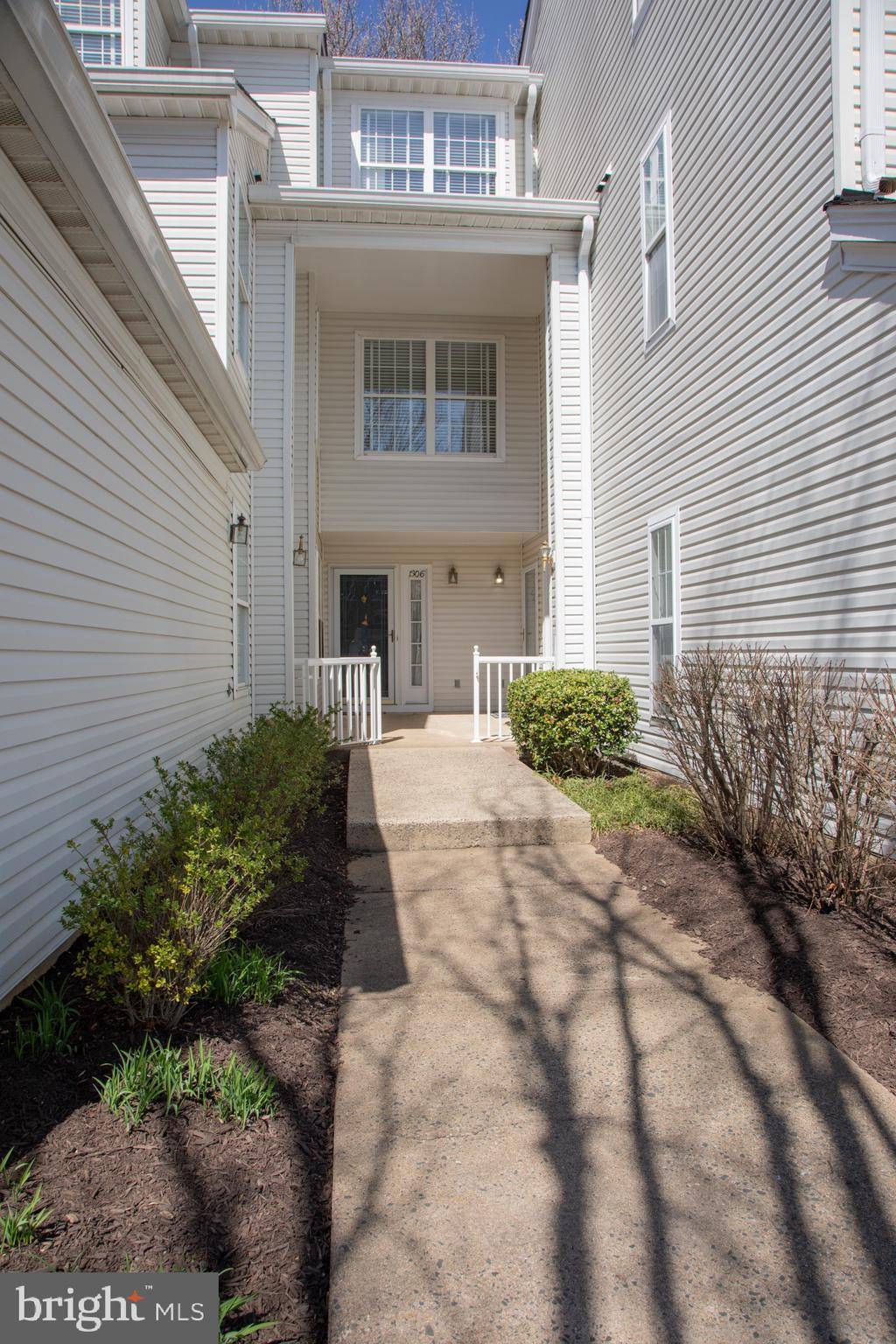 Alexandria, VA 22315,6606 NETTIES LN #1305