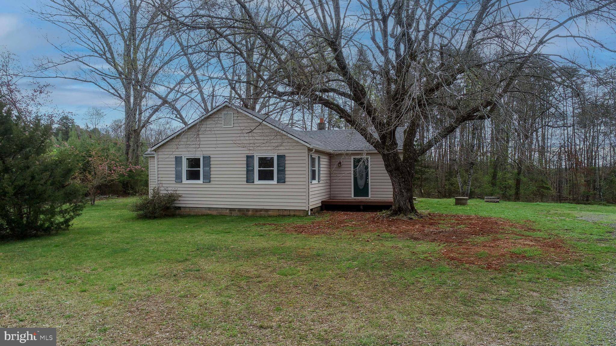 Louisa, VA 23093,964 HICKORY CREEK RD