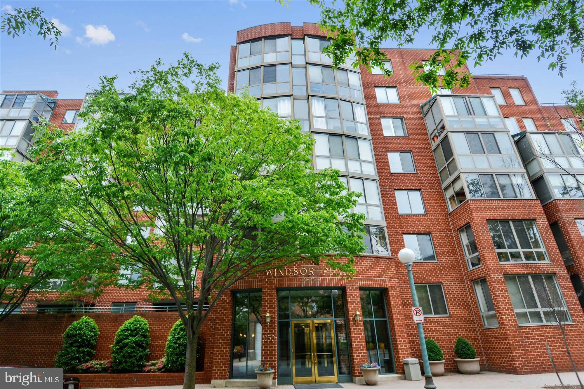 Arlington, VA 22201,1050 N TAYLOR ST #1-701