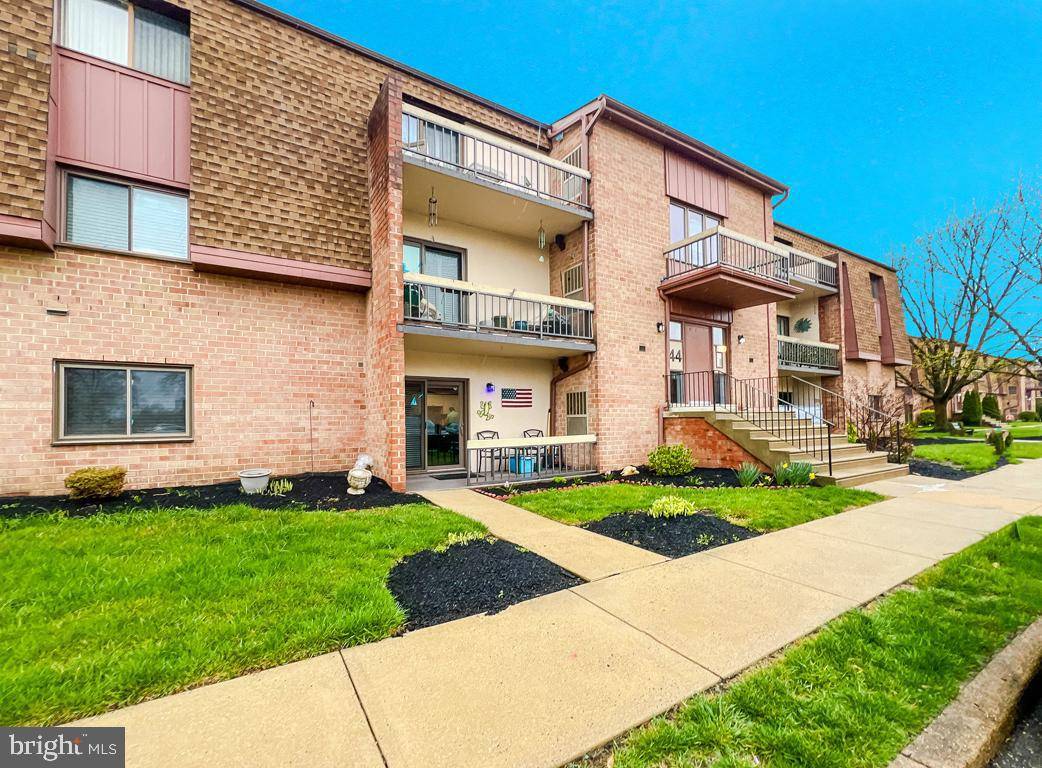 Philadelphia, PA 19114,44204 DELAIRE LANDING RD #204