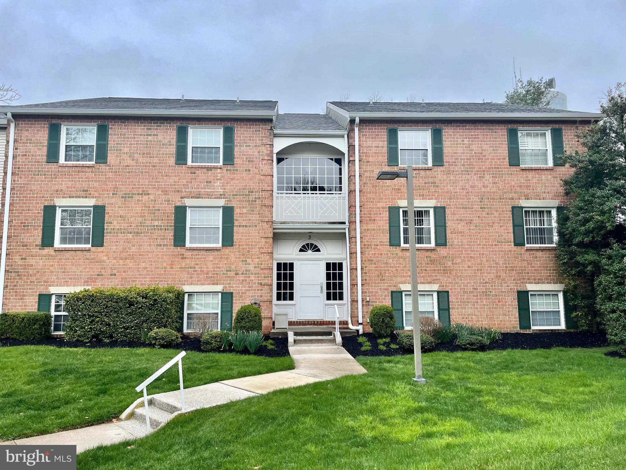 Lutherville Timonium, MD 21093,3 LOUGH MASK CT #102