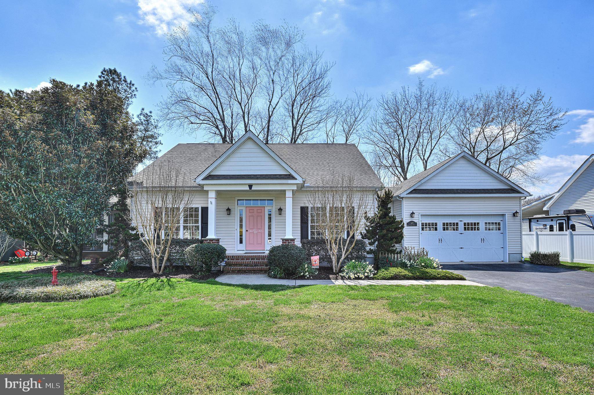 Ocean View, DE 19970,401 SERRILL AVE