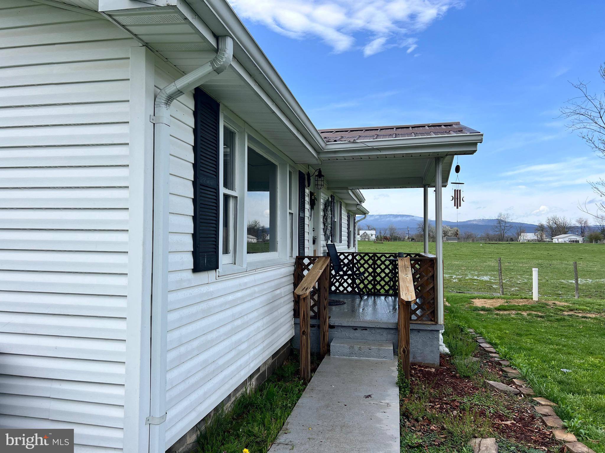 Moorefield, WV 26836,82 SECOND LN