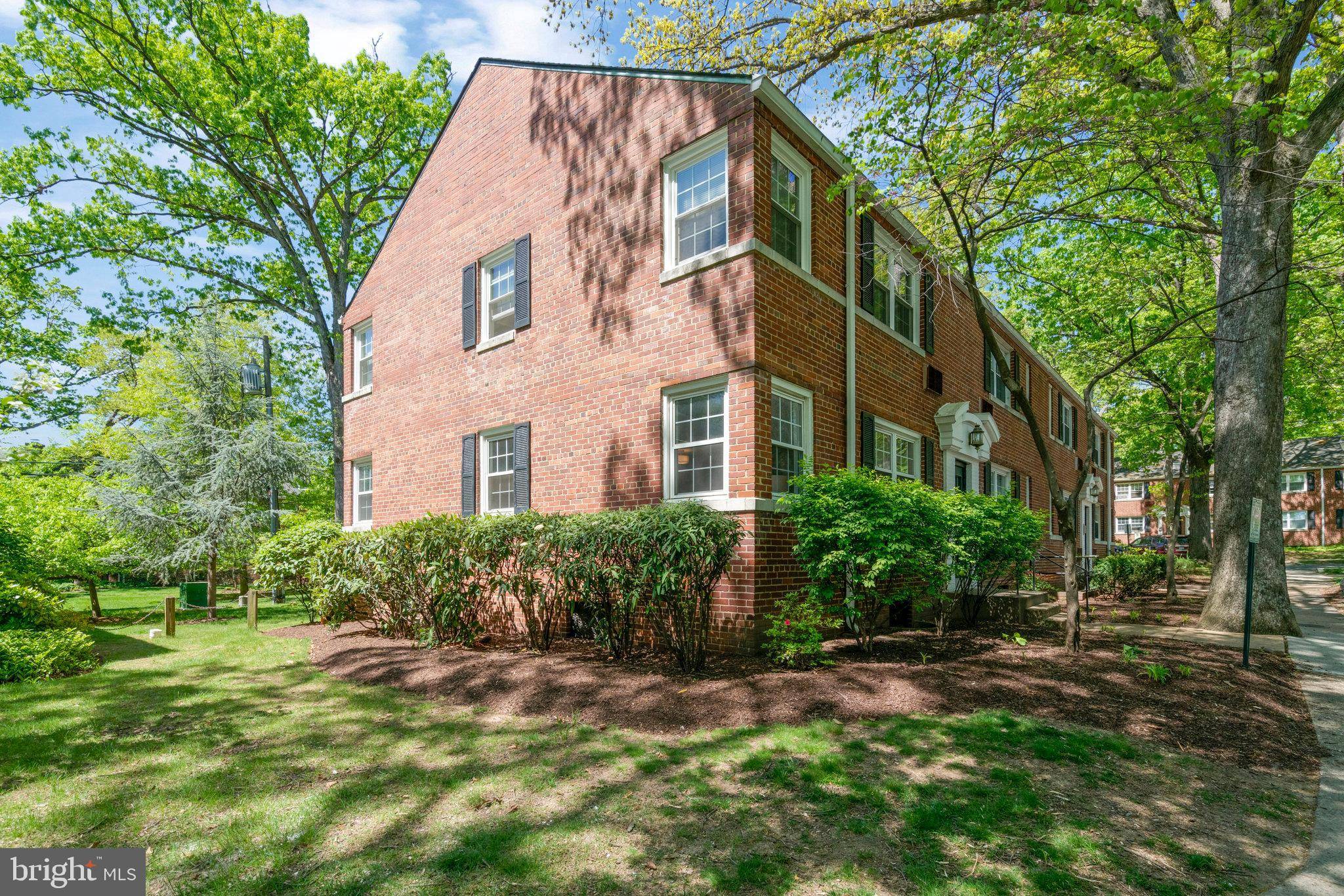 Arlington, VA 22203,206 N TRENTON ST #206-1