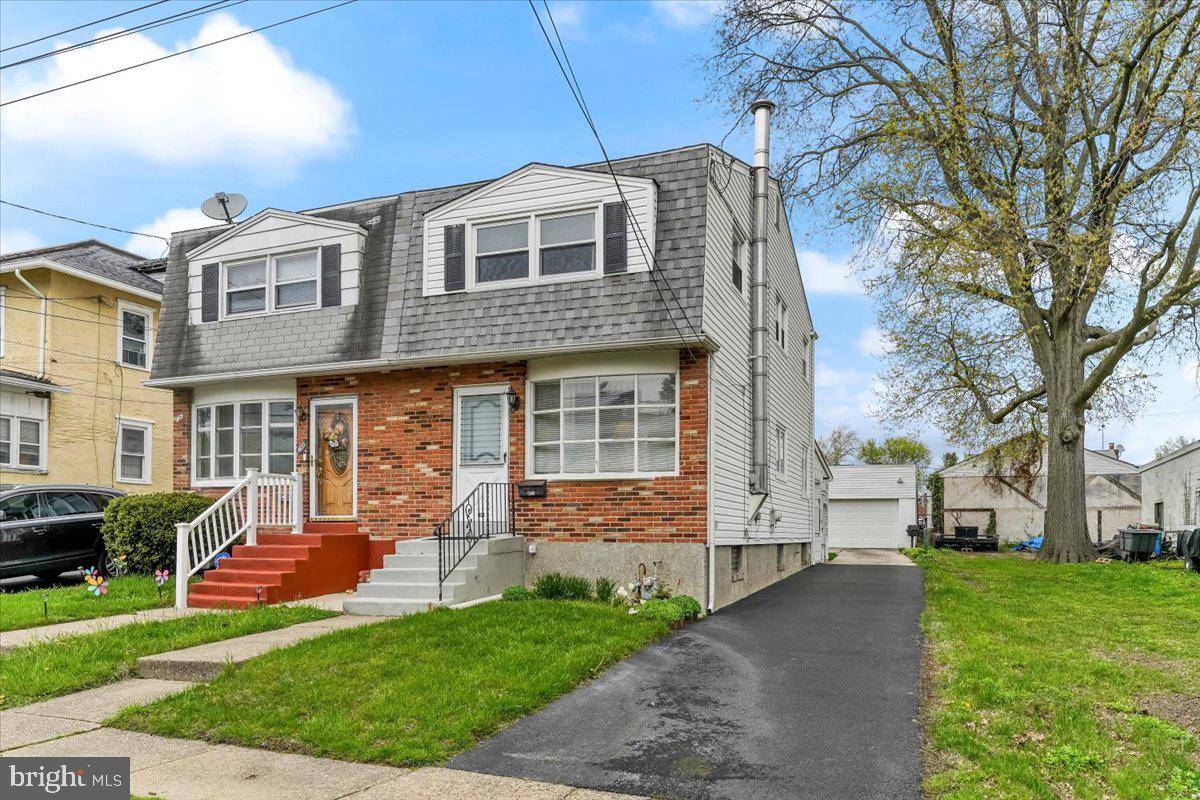 Folcroft, PA 19032,411 CROTZER AVE