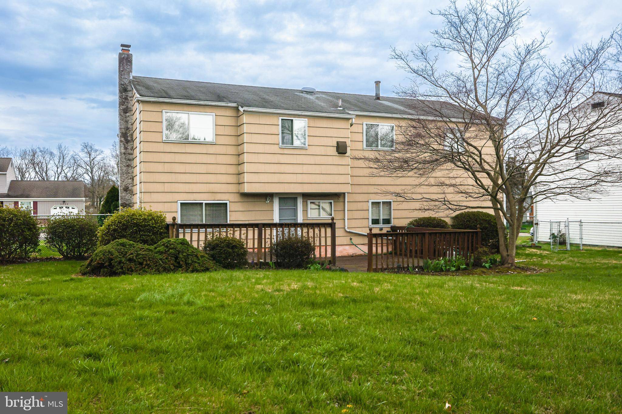 Warminster, PA 18974,1028 CAROUSEL DR