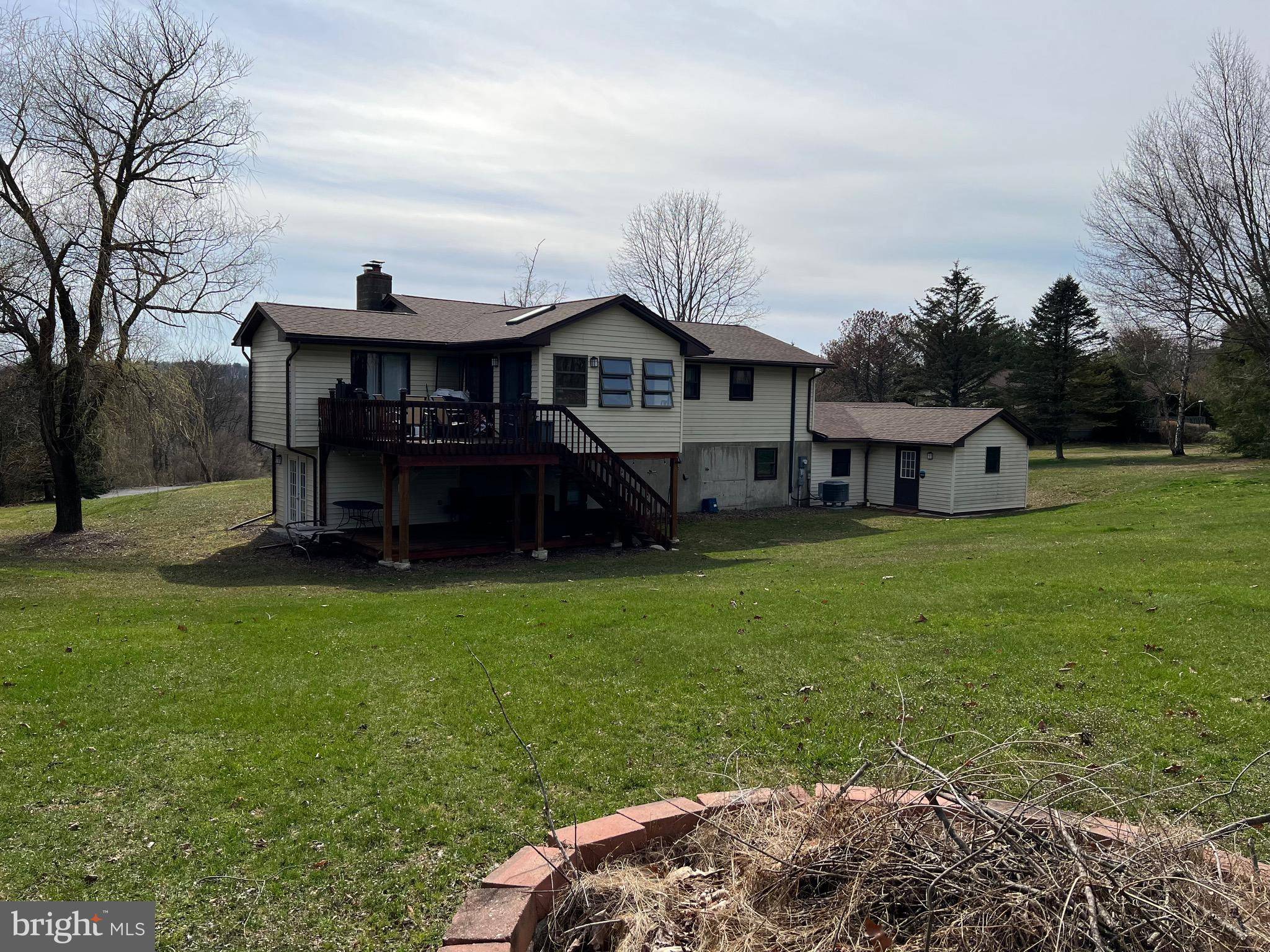 Effort, PA 18330,1650 STARRY LN