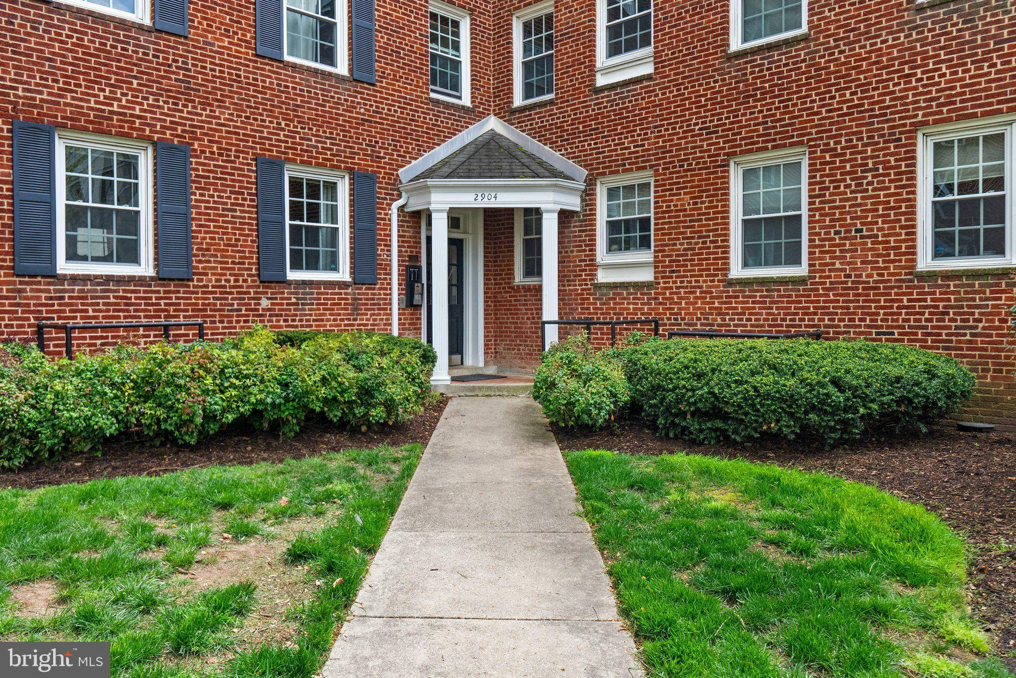 Arlington, VA 22204,2904 13TH RD S #301