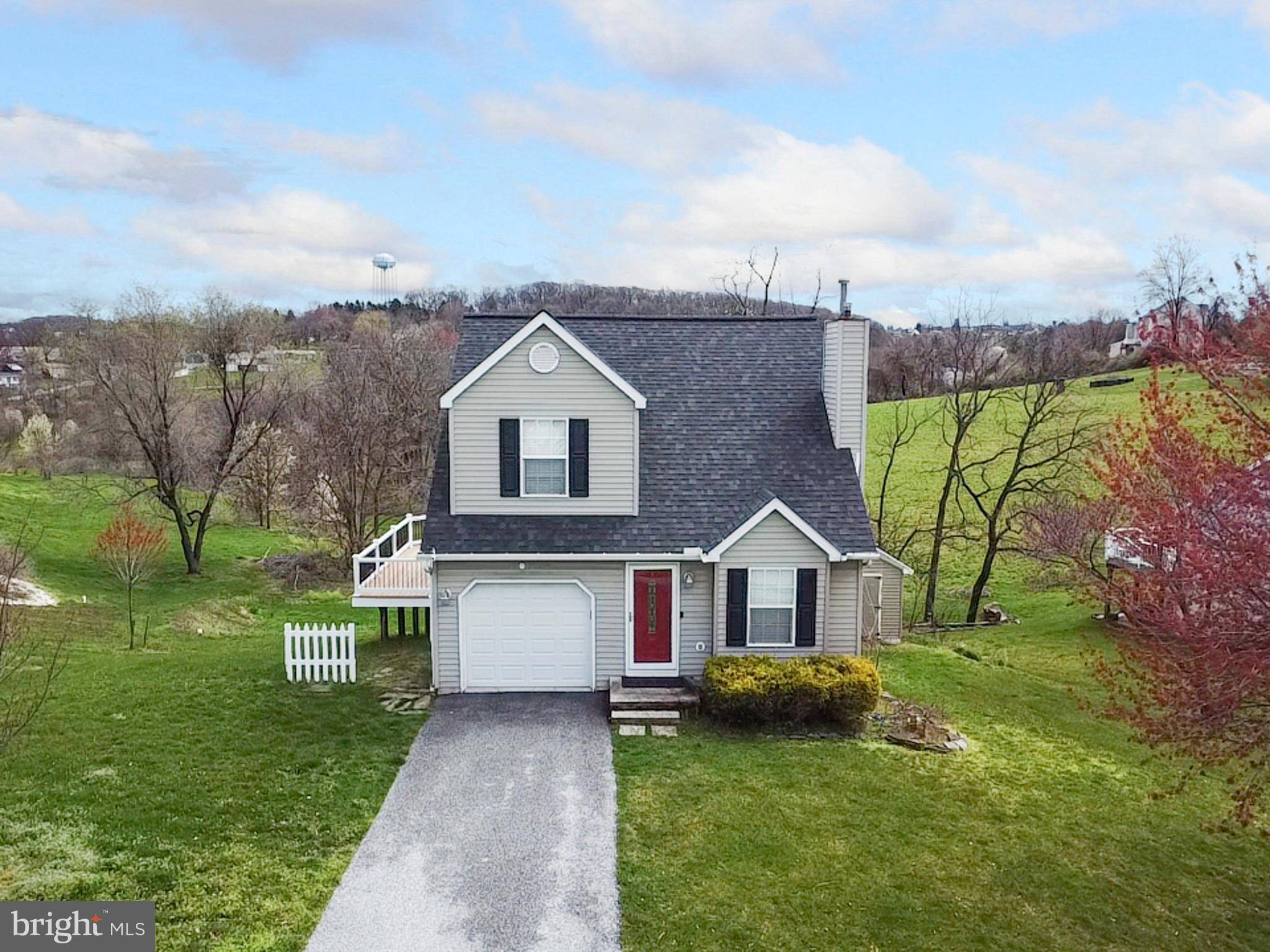 Dallastown, PA 17313,748 BLOSSOM HILL LN