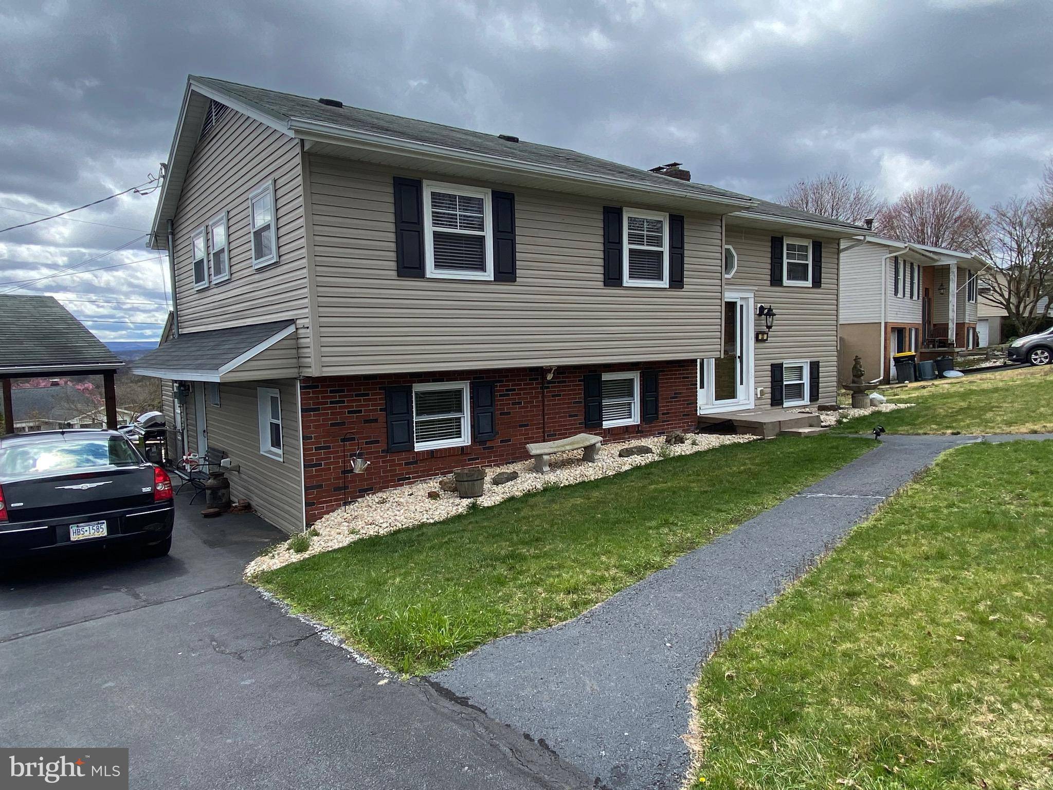 Pottsville, PA 17901,33 CRESTVIEW DR