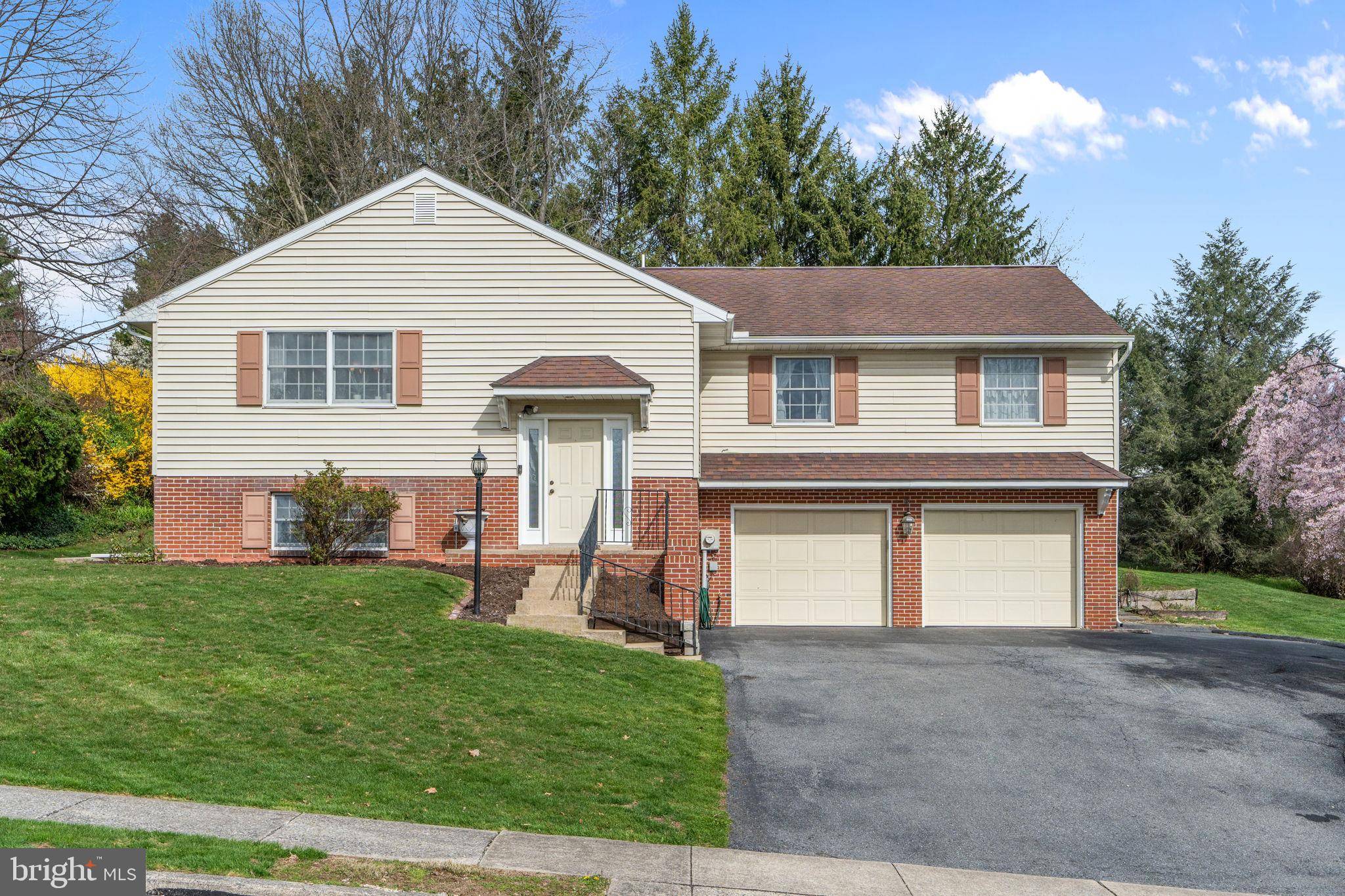 Manheim, PA 17545,641 LORRAINE AVE