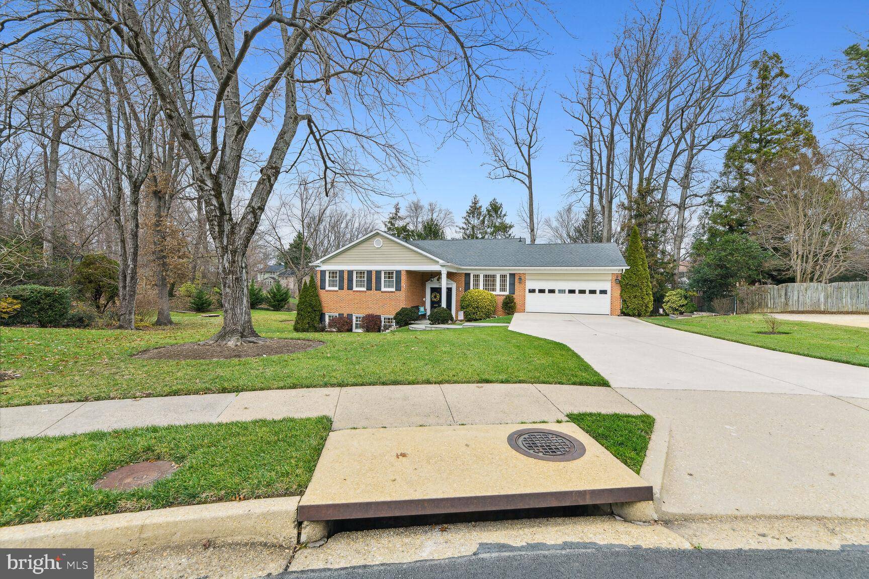 Falls Church, VA 22042,3300 CLEARWOOD CT