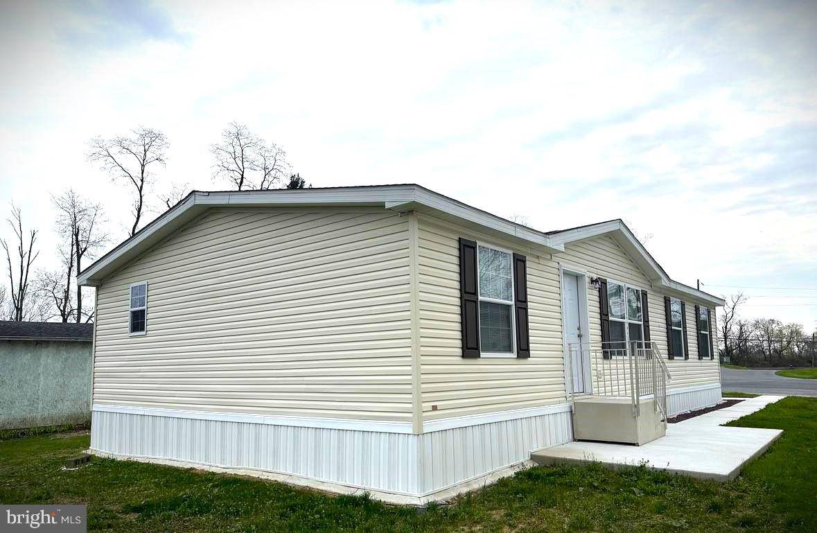 Grantville, PA 17028,10224 JONESTOWN RD #13