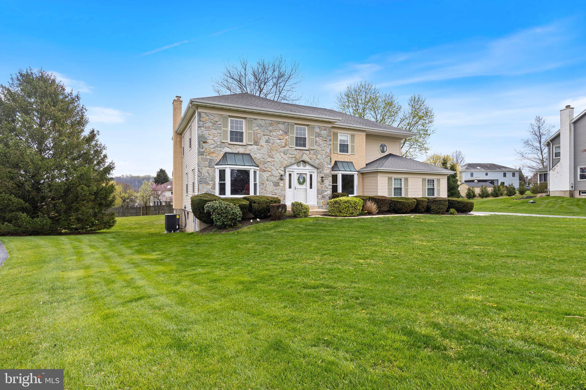 Phoenixville, PA 19460,917 RIVER VIEW CIR