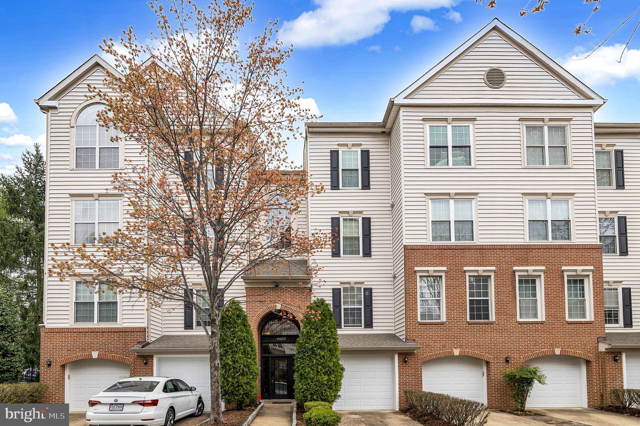 Alexandria, VA 22311,4689 LAWTON WAY #201