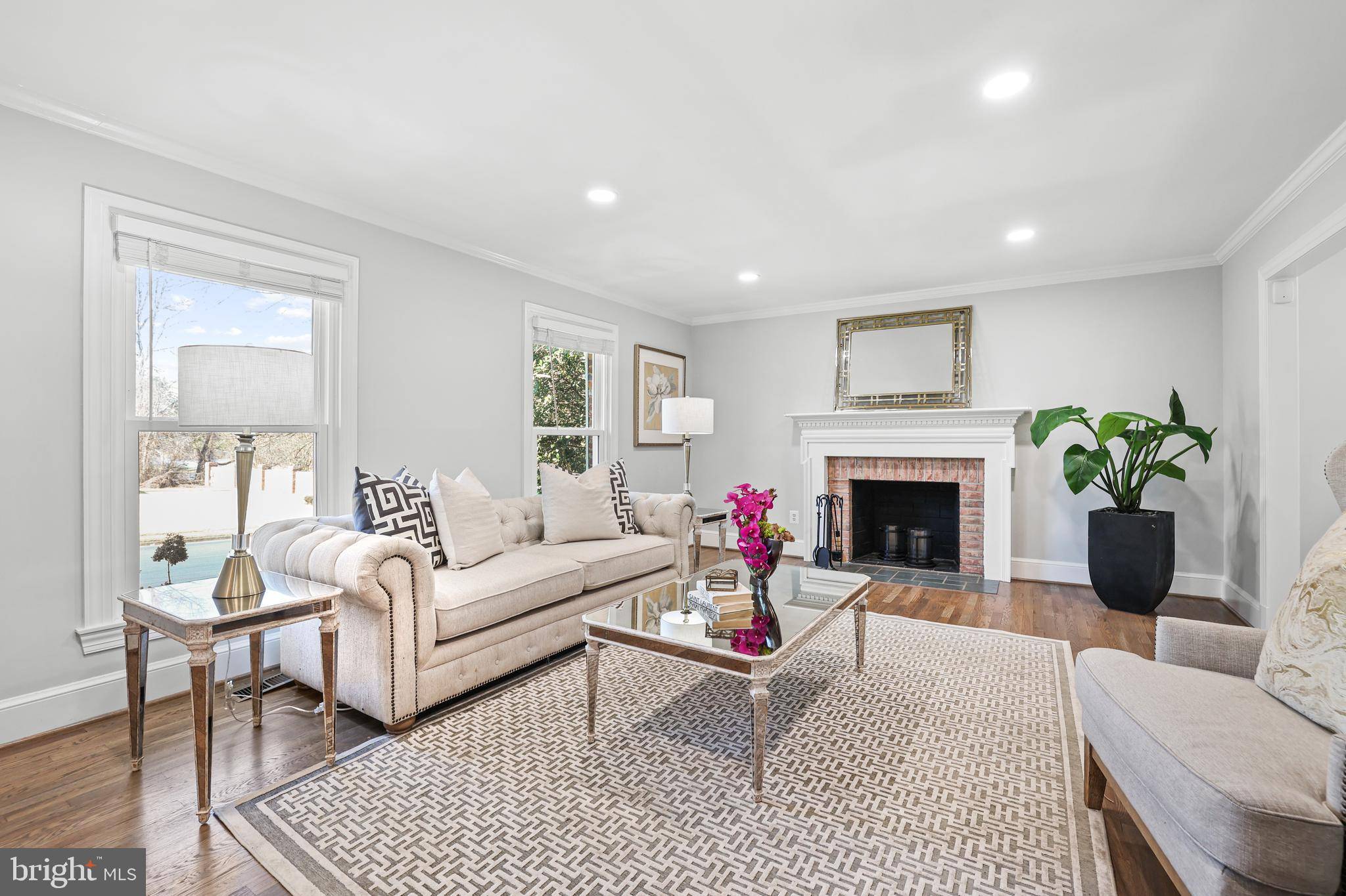Mclean, VA 22101,6368 LYNWOOD HILL RD