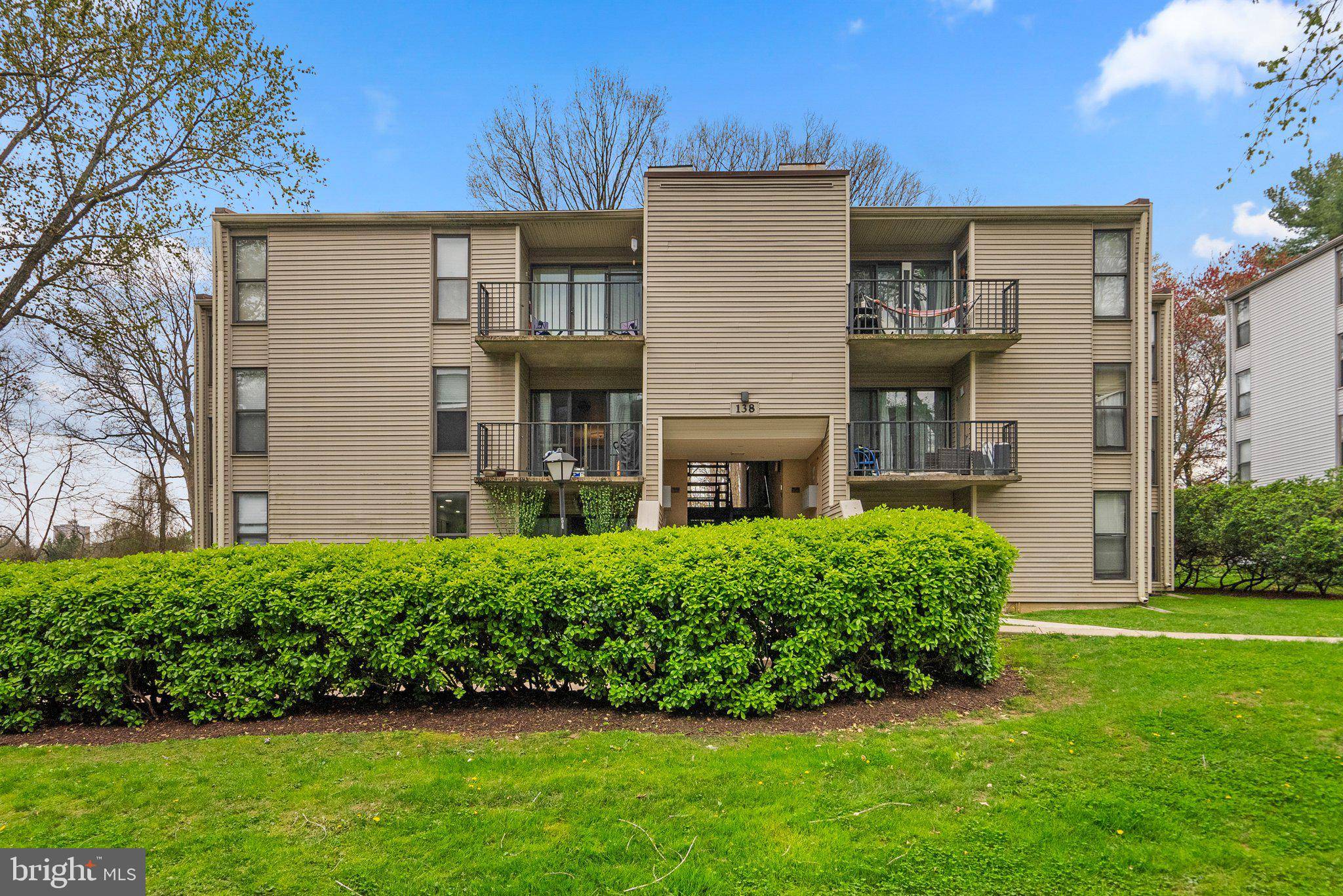 Gaithersburg, MD 20877,138 DUVALL LN #249-10