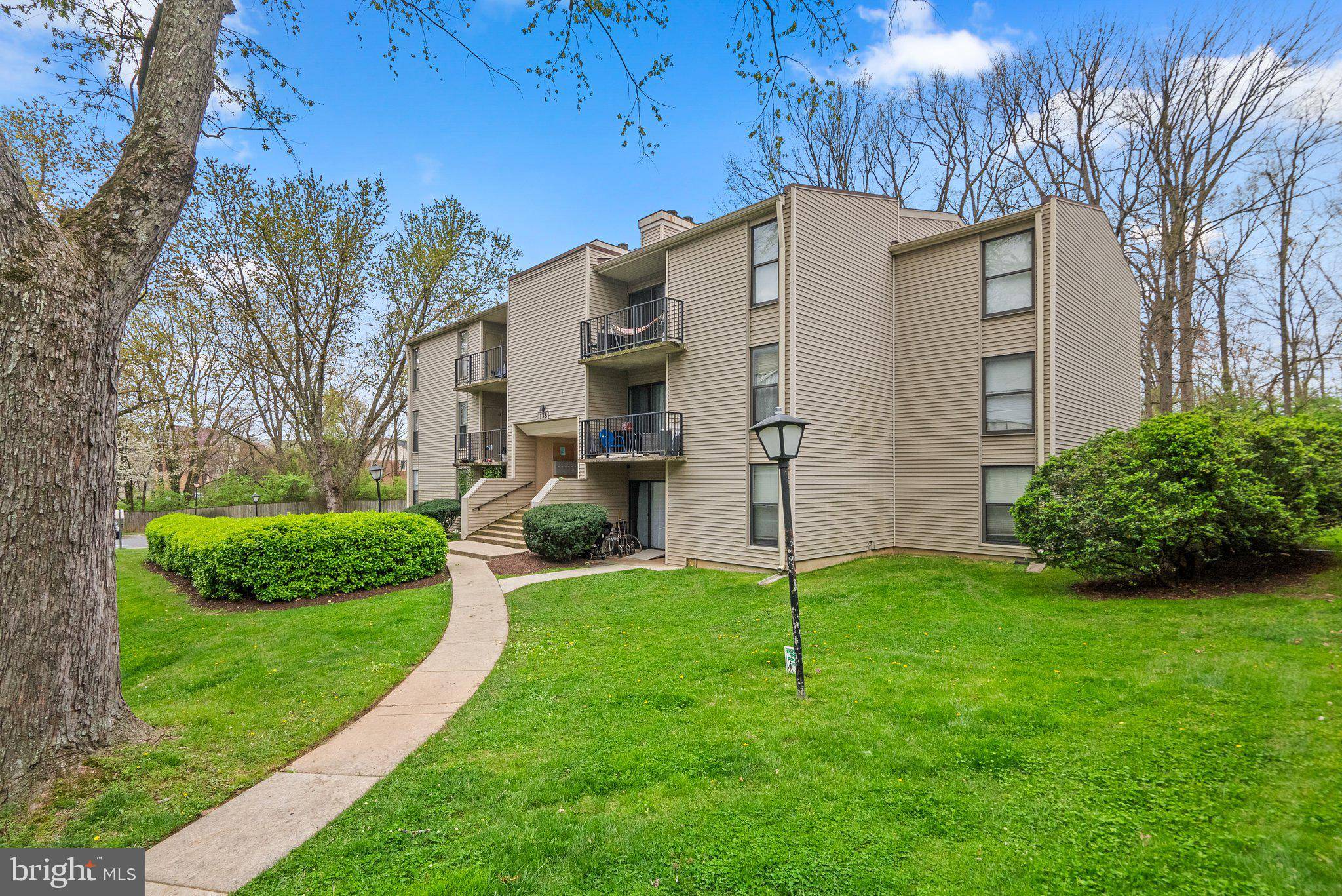 Gaithersburg, MD 20877,138 DUVALL LN #249-10