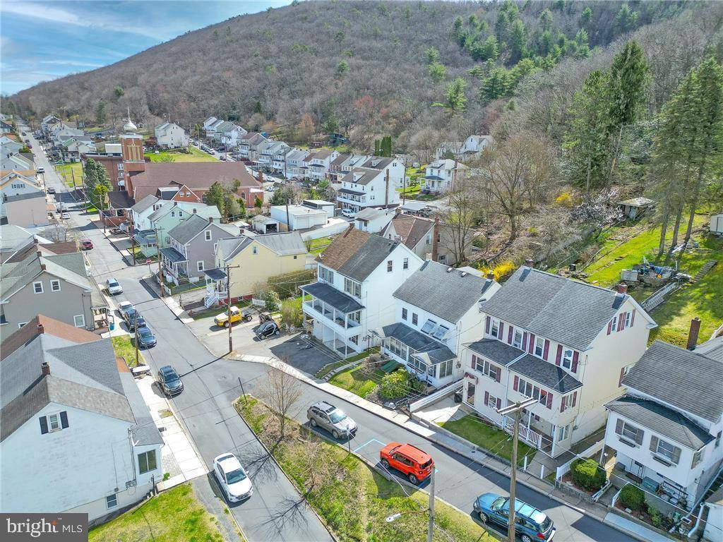 Nesquehoning, PA 18240,235 W HIGH ST