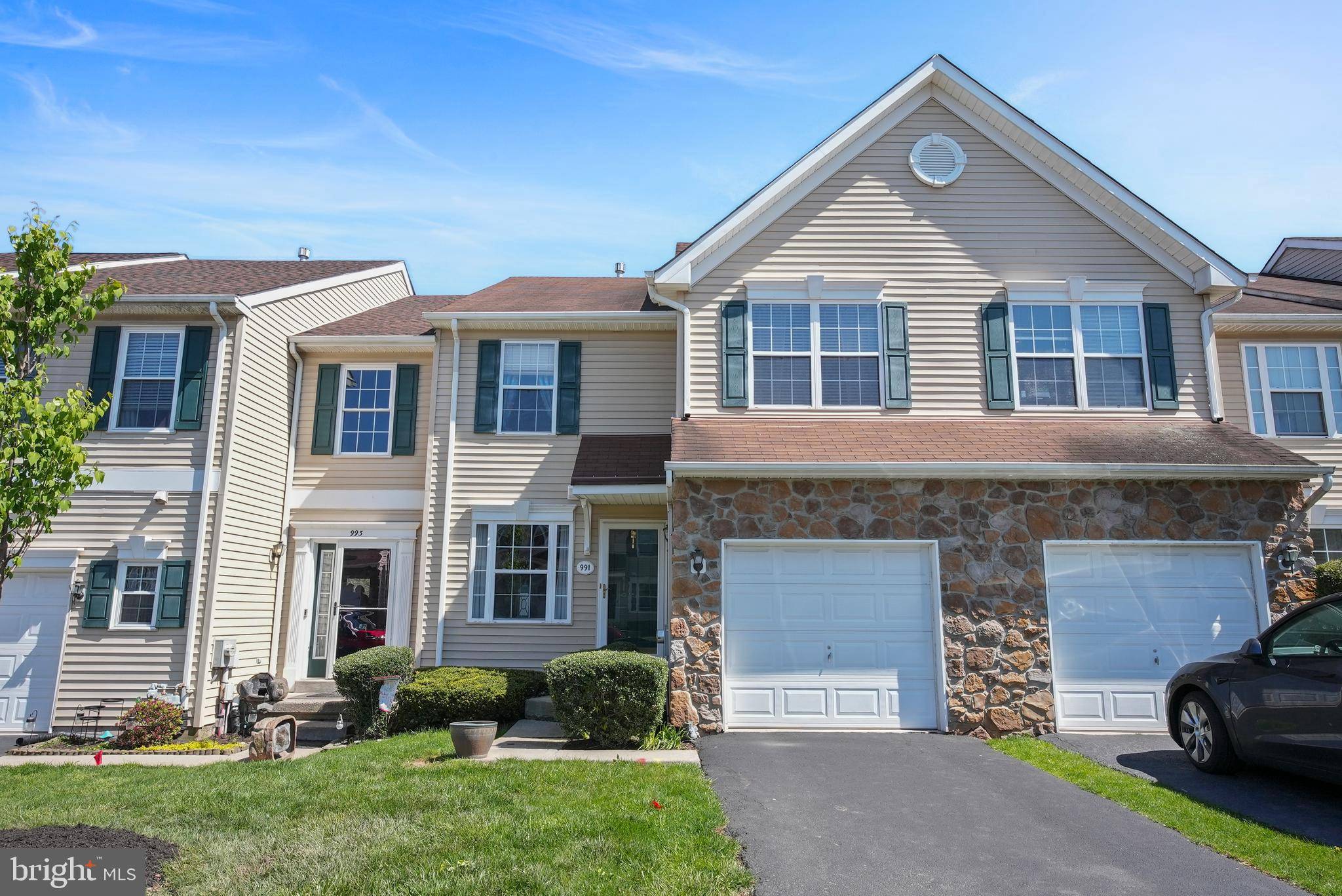 Royersford, PA 19468,991 KATIE CIR