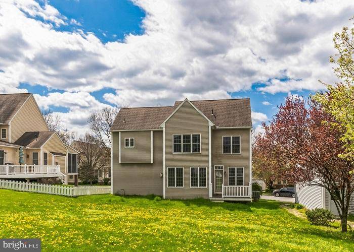 Lancaster, PA 17602,5 THICKET LN